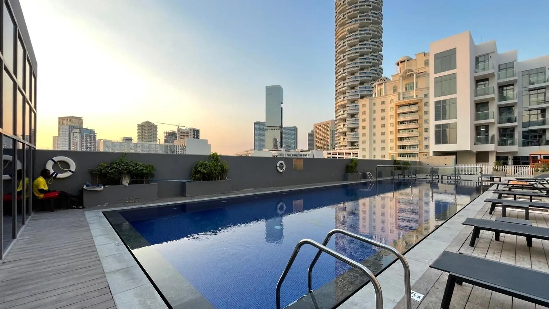 The Smart Concierge - Pantheon Elysee Dubai 0*,